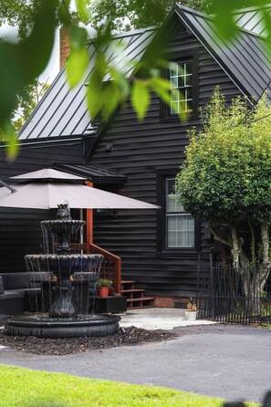 Exterior - Wilmington Luxury Spa Retreat- Prime Location (Wilmington)