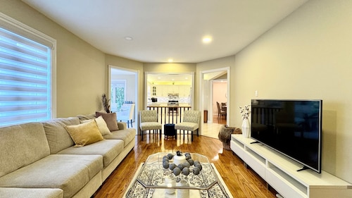 Designer 4BR Retreat | Luxe Living + Family-Friendly Fun