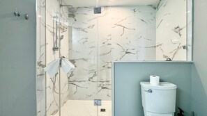 Articles de toilette écologiques, sèche-cheveux, bidet
