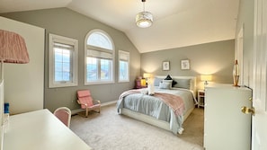 4 bedrooms, iron/ironing board, travel crib, free WiFi