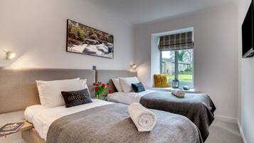 Comfort House, Multiple Beds, Pets Allowed, Garden View | Iron/ironing board, free WiFi