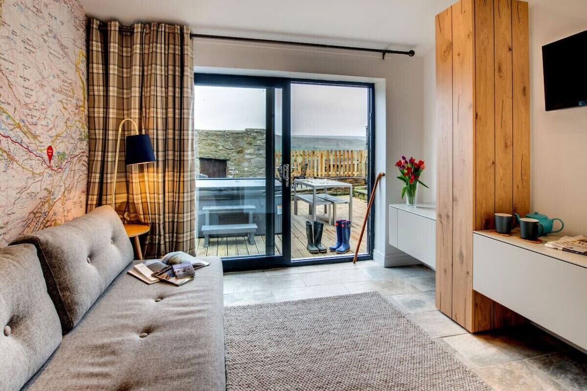 Iron/ironing board, free WiFi