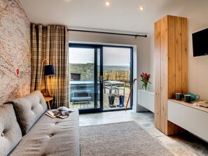 Iron/ironing board, free WiFi