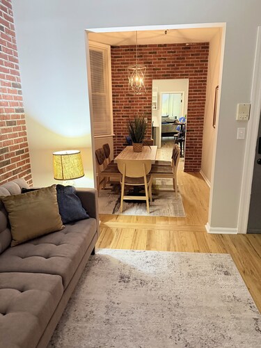 Lovely 2-bedroom condo in Jersey City minutes to NYC