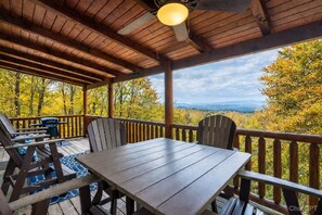 Outdoor dining - Mountain View Cabin Sleeps 8 with King Bed, Arcade & Hot Tub, Near Dollywood! (Sevierville)
