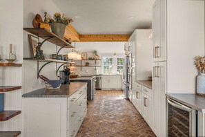 Private kitchen - Rustic roots meets modern luxury in a charming renovated 1880 Farmhouse. (Billings)