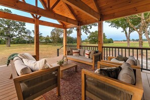 Terrace/patio - Rustic roots meets modern luxury in a charming renovated 1880 Farmhouse. (Billings)