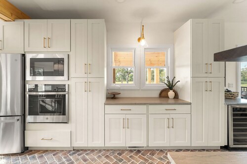 Completely renovated heritage home in the Ozarks Mountain region of SW Missouri.