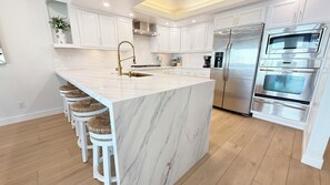 Microwave, oven, stovetop, dishwasher - Best in Oceanside, Oceanfront Condo: Steps to Sand, Pier, Restaurants, Downtown! (Oceanside)