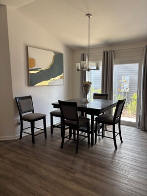 Dining - 3/2 Villa in most desired Richmond neighborhood in the Villages. Jan-Apr rental (The Villages)
