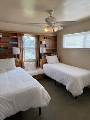 Bügeleisen/Bügelbrett, WLAN, Bettwäsche