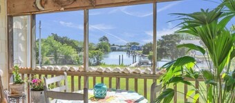 Gone Coastal- Tranquil 3 Bedroom House with access to the White Oak River