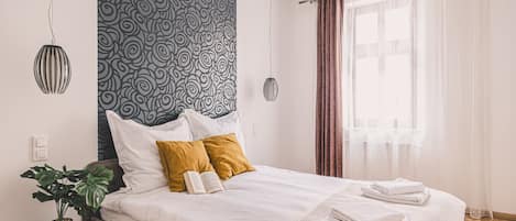 Iron/ironing board, travel cot, WiFi, bed sheets