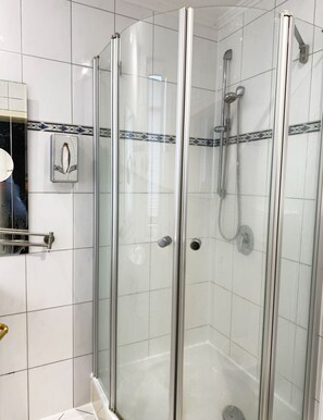 Standard Single Room | Bathroom