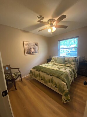 3 bedrooms, iron/ironing board, free WiFi, bed sheets
