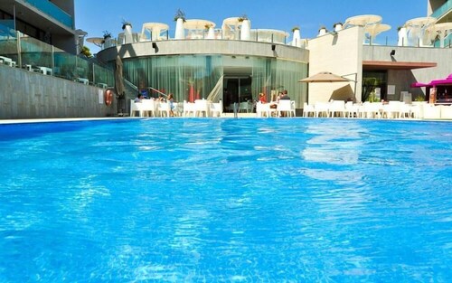 Apolo Suites Rentalmar