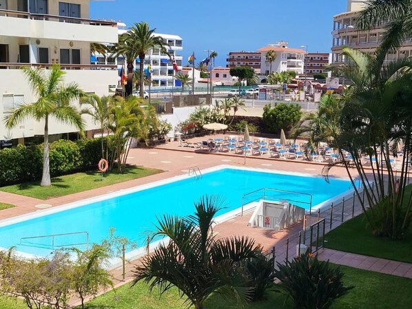 Apartment | Pool | Outdoor pool