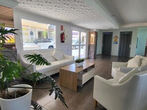 Lobby - Las Camelias Apartments (San Bartolomé de Tirajana)