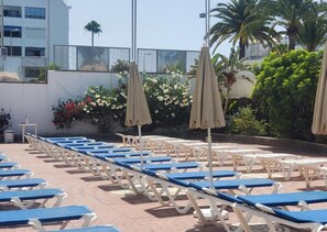 Pool - Las Camelias Apartments (San Bartolomé de Tirajana)