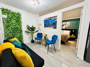 Desk, iron/ironing board, WiFi