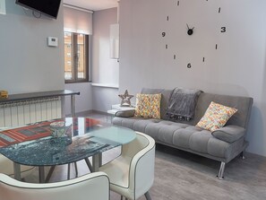 Room - Entrevias Lodging (León)