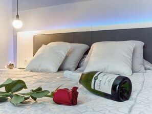 Room - Entrevias Lodging (León)