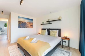 5 habitaciones, escritorio, tabla de planchar con plancha y wifi 