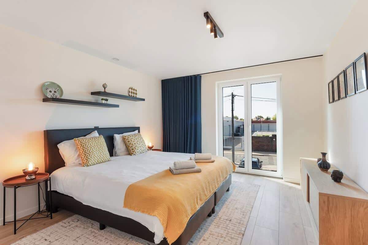 3 Schlafzimmer, Schreibtisch, Bügeleisen/Bügelbrett, WLAN