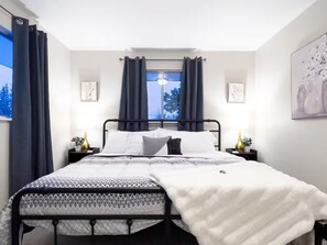2 bedrooms, iron/ironing board, WiFi, bed sheets