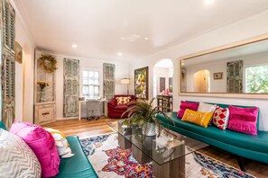 Living area - The Enchanting Red Fern Home W/ Kitchen & Hot Tub (Idaho Falls)