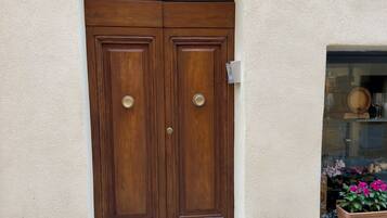 تفاصيل الفندق من الخارج