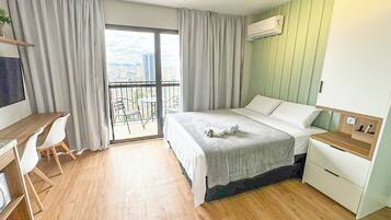 Lägenhet Superior - balkong - utsikt mot trädgården | Sängtillbehör av högsta kvalitet och bäddmadrasser