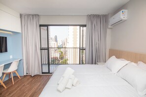 Ropa de cama de alta calidad, camas con pillow-top y cortinas blackout 