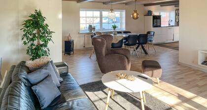 Amazing home in LĂžkken with WiFi