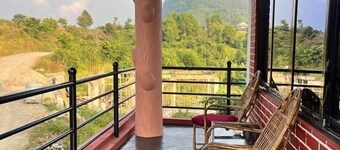 Nest 5-BR Mountain Villa + Local Guide Bandipur