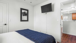 Interior - Walk to Downtown Paso & Sip Local Wine Under the Stars Casa Robles by Avantstay (Paso Robles)