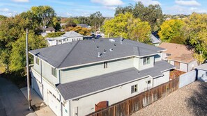 Interior - Walk to Downtown Paso & Sip Local Wine Under the Stars Casa Robles by Avantstay (Paso Robles)