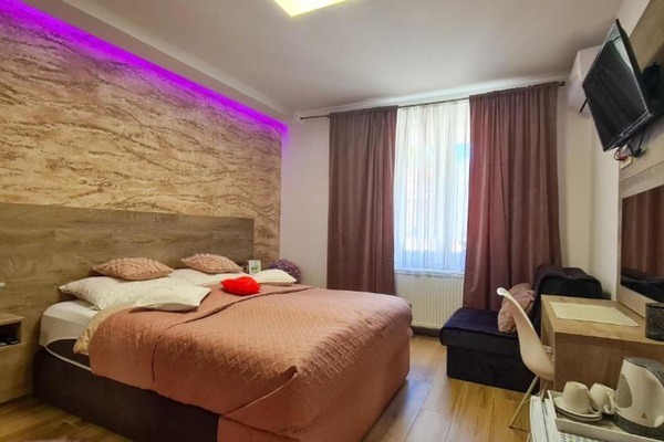 Apartment (Triple Room With Private Bathroom (A3) | 7 bedrooms, cribs/infant beds, free WiFi