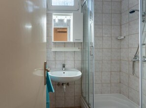 Apartamento (Apartment Verde Blu - Two Bedroom Apa) | Baño | Ducha y toallas