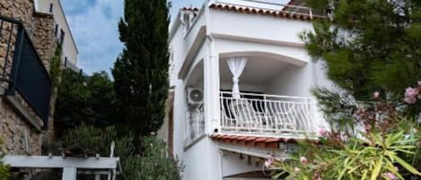 Apartment (One Bedroom Apartment With Terrace) | Exterior