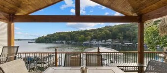 Dutchman’s Lakefront Hideaway/Your perfect family getaway on the Lake of the Ozarks!