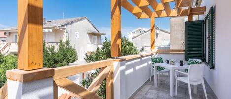 Appartement (Two Bedroom Apartment With Loggia And) | Balcon