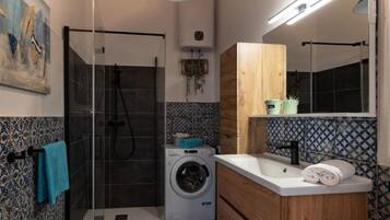 Apartment (Two Bedroom Apartment With Loggia And) | Bathroom | Shower, towels