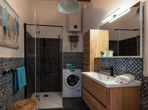Apartment (Two Bedroom Apartment With Loggia And) | Bathroom | Shower, towels - Apartment Sea&sunset View (Novalja)