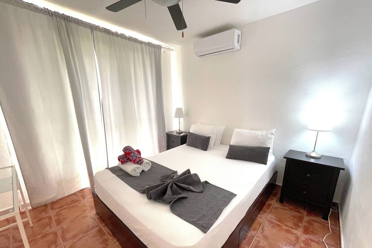 Familienvilla, 3 Schlafzimmer, Terrasse, zum Garten hin | Bettwäsche aus ägyptischer Baumwolle, hochwertige Bettwaren