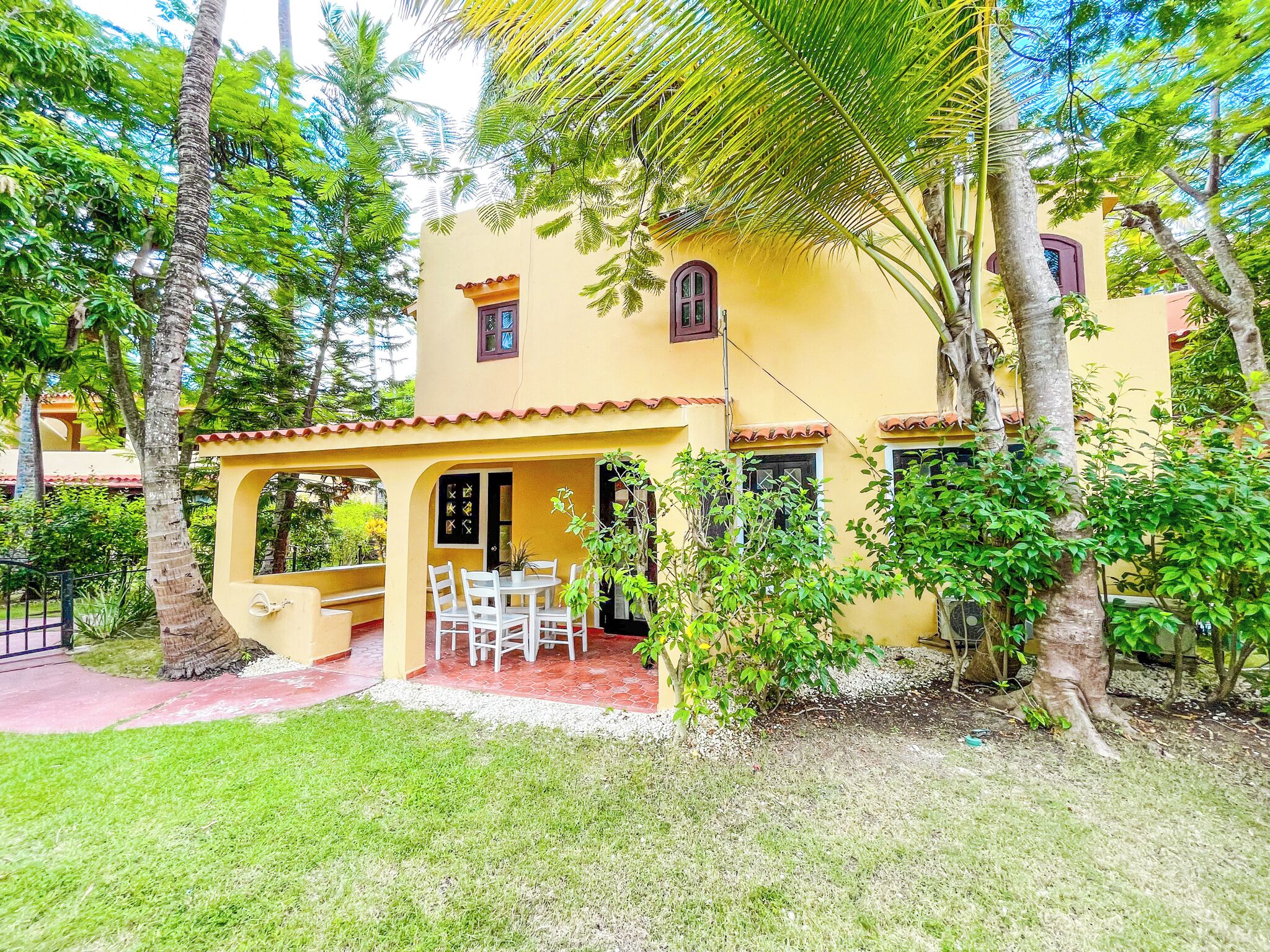 Deluxe Suite, 2 Bedrooms, Pool Access, Garden Area | Garden view