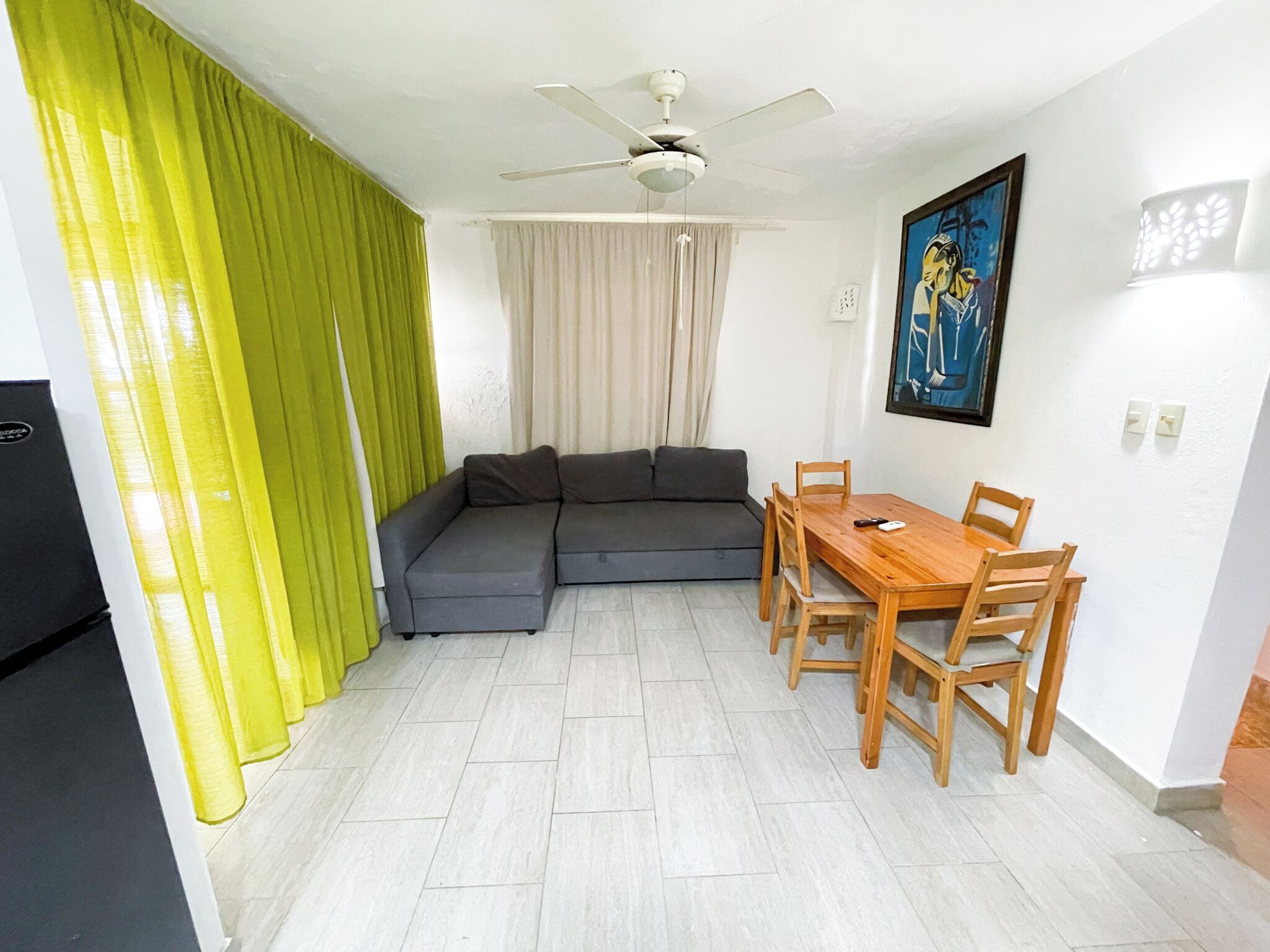 Villa Sénior, 2 chambres, vue sur le jardin | Aire de séjour | Téléviseur ACL de 32 po avec télévision par câble