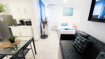Estúdio luxo, 1 cama Queen e sofá-cama, cozinha, ao lado da praia | Roupas de cama de algodão egípcio, roupas de cama premium