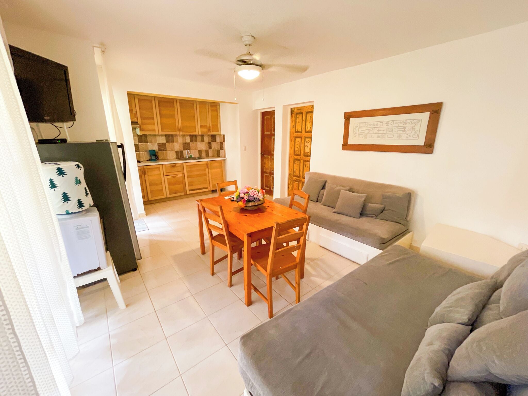 华丽套房, 2 间卧室, 使用泳池, 花园 | 私人厨房 | 冰箱、炉灶、茶具/咖啡用具、厨具/餐具