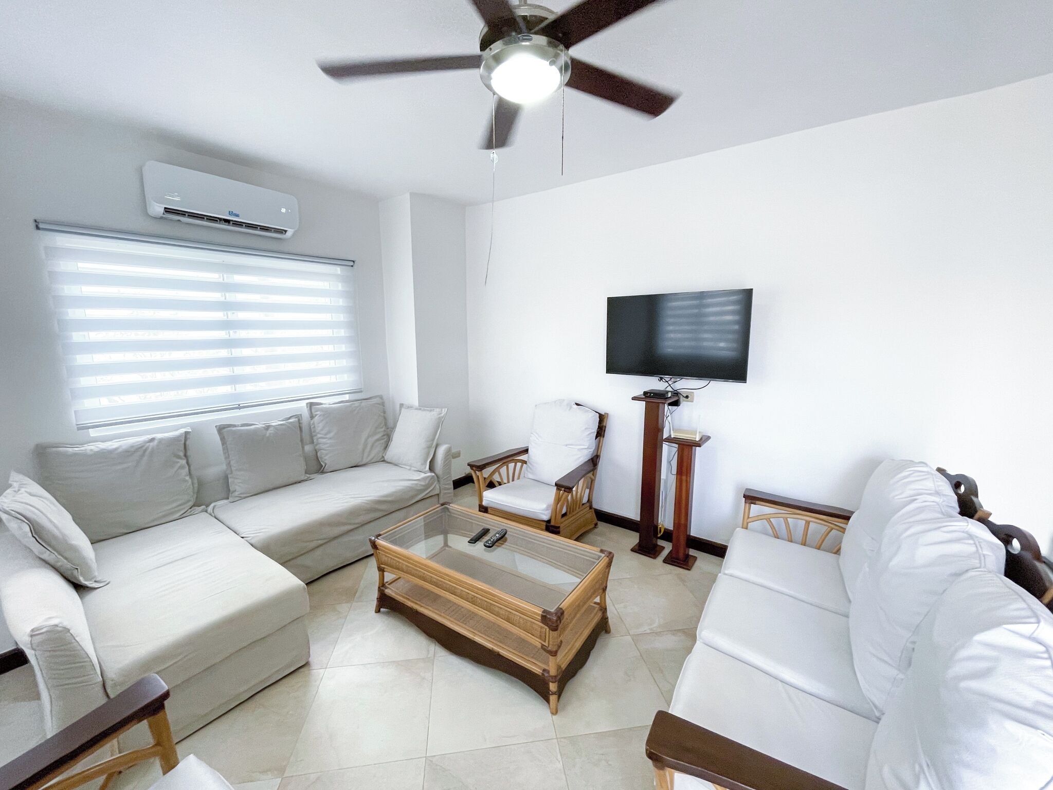 Premium Apartment, 1 Bedroom, Resort View | Living area | 32-inch LCD TV with cable channels